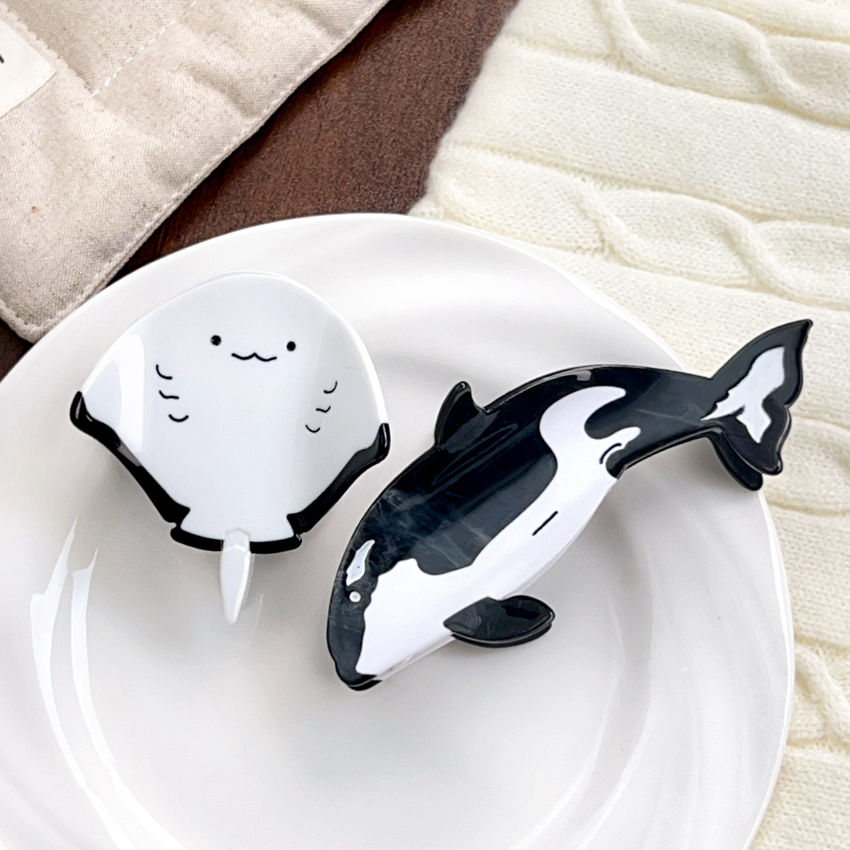 Marine Aquarium Decorations - مشبك شعر على شكل حوت مخلوق